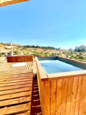 Comfort Suite, Non Smoking, Mountain View | Terrace/patio