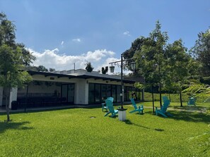 Property grounds - Charming 3-bedroom colonial house with WiFi, fitness room in lovely Ciudad Vieja (Ciudad Vieja)