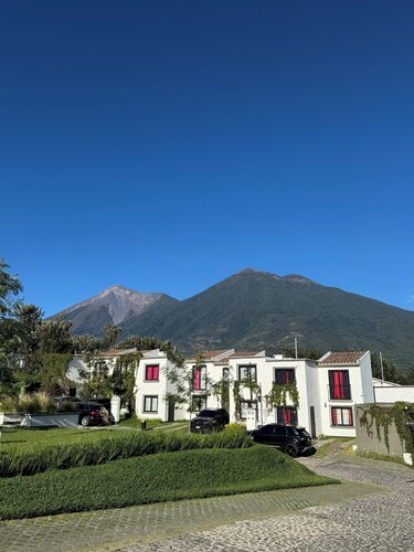 Charming 3-bedroom colonial house with WiFi, fitness room in lovely Ciudad Vieja