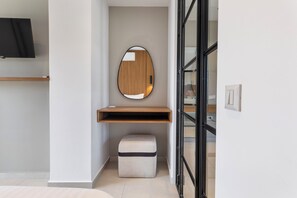 Superior Suite, Balcony, City View | Interior - Athens Genesis Luxury Suites (Athens)