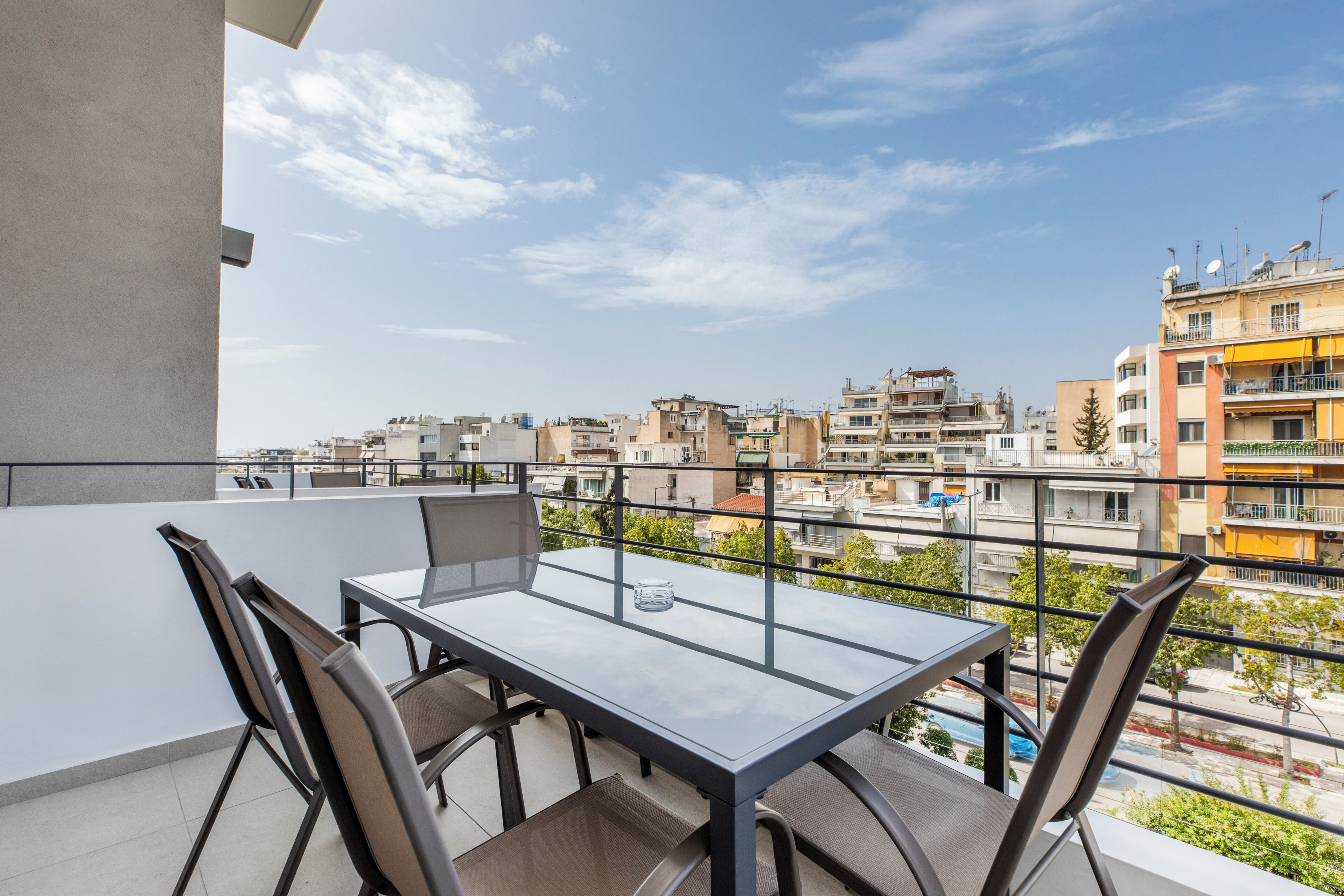 Duplex conforto, sacada | Opções para refeição ao ar livre