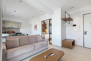 Superior Suite, Balcony, City View | Living area