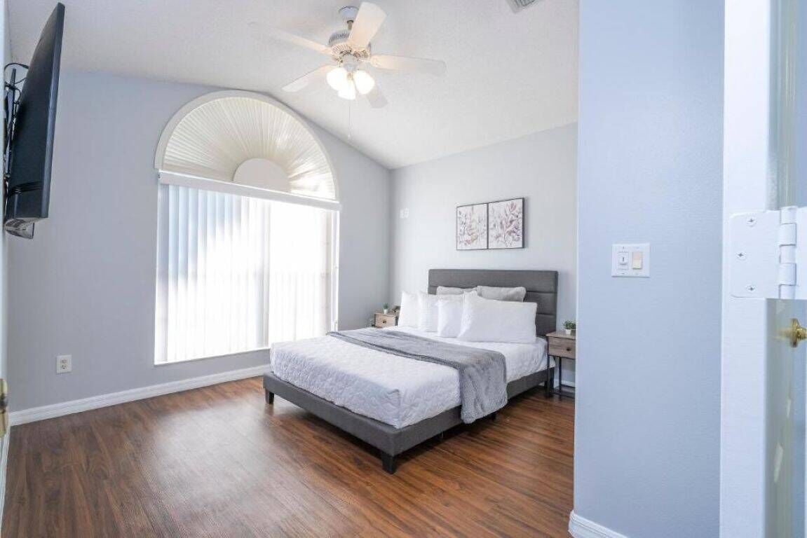 6 bedrooms, iron/ironing board, travel crib, WiFi