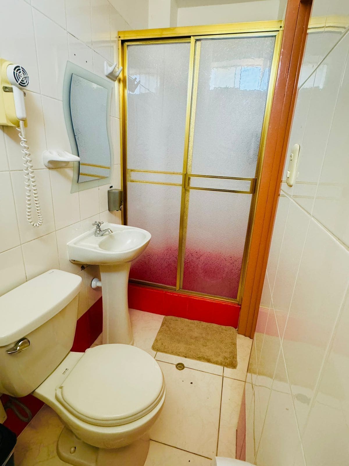 Laptop workspace, free WiFi, bed sheets