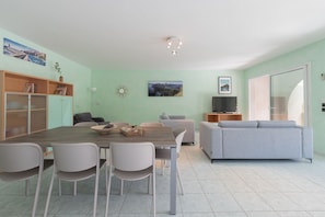 Interior - Villas Maristella, Ninu, ideal for families, 2 steps from the beach! (Aregno)