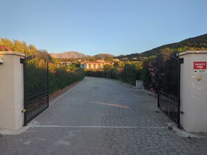 Property grounds - Villas Maristella, Ninu, ideal for families, 2 steps from the beach! (Aregno)