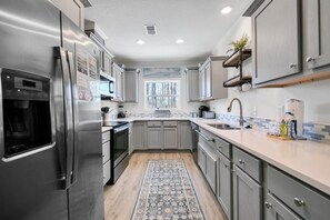 House, Multiple Beds (The Claddagh Cottage) | Private kitchen - The Claddagh Cottage (Santa Rosa Beach)
