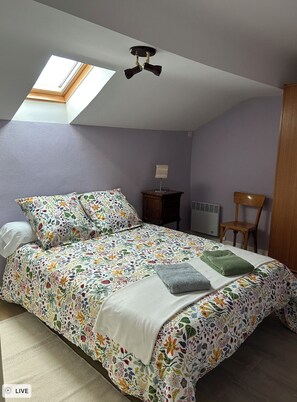 2 slaapkamers, een strijkplank/strijkijzer, wifi, beddengoed