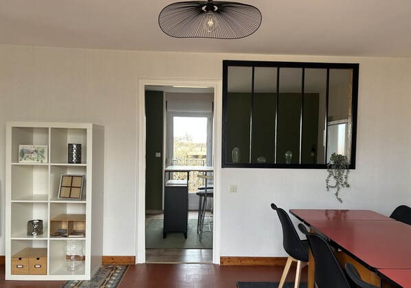 Dining - Charming, quiet house (Saint-Eusèbe)