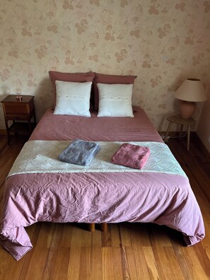 2 chambres, fer et planche Ă repasser, Wi-Fi, literie fournie