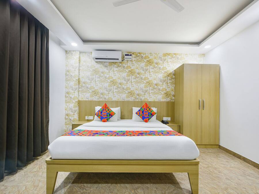 Egyptian cotton sheets, premium bedding, desk, laptop workspace