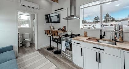 Charming farm stay in a tiny home on Monture Creek