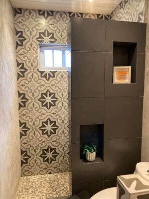 Shower, hair dryer - Playa Plateada Beach House (Ensenada)