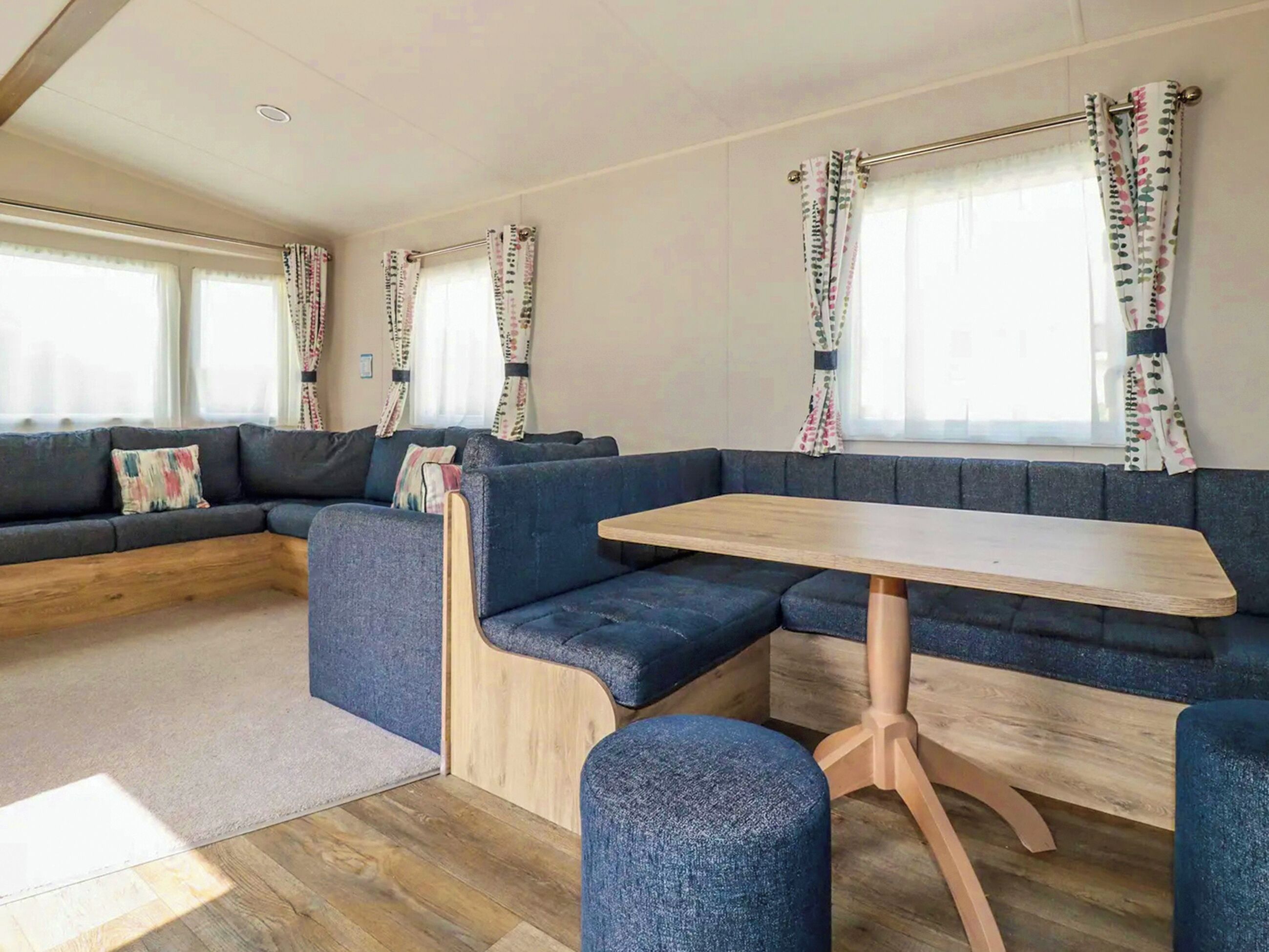 2 Bedroom Accommodation In Newquay - Mawgan Porth