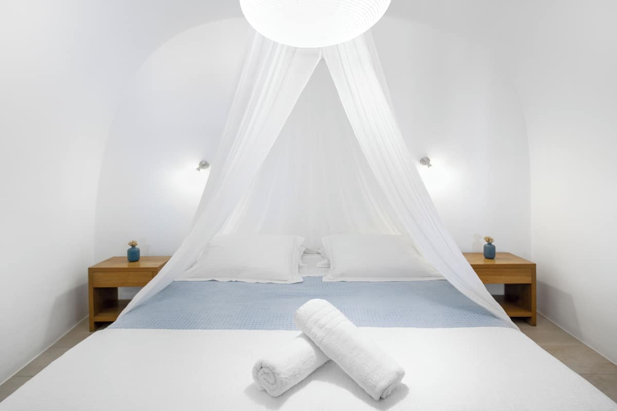 Appartamento Comfort, vista mare | 1 camera, una cassaforte in camera, una scrivania, postazione laptop