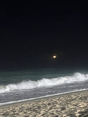 Beach nearby, sun loungers - Rent your retreat in Ponta Negra: comfort and beauty in the best location! (Ponta Negra Natal)