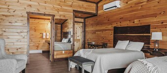 Golf, Outdoor Bar, Restaurant - The Oakwood Cabin