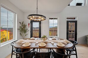 Dining - Epic Lux Cabin! Mtn View! Theatre! Game Room (Gatlinburg)