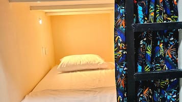 1 dormitorio, tabla de planchar con plancha, wifi gratis y ropa de cama