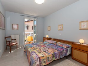 2 多间卧室、旅行婴儿床、免费 WiFi、床单