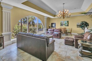 Smart TV - HO HO HO. COME SPEND CHRISTMAS & NEW YEAR'S IN OUR BEAUTIFUL FLORIDA CONDO!  (Clearwater)