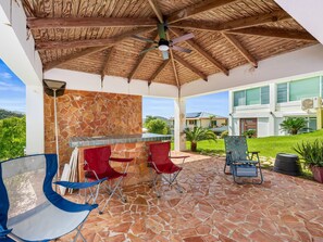 Terrace/patio - Vista Mar Refugio Romantico - Pool and Views (Luquillo)