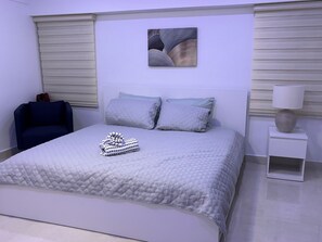 1 bedroom, WiFi, bed sheets - ROMANTIC RETREAT (Luquillo)