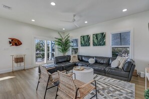 Fernseher, Tischtennisplatte