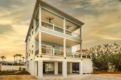 Shell Shack - New Luxurious Home