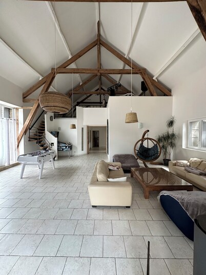 House to rent for summer holiday weekends for 8 -9-10- 11 - 12 - 13 persons