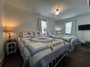 3 bedrooms, WiFi, bed sheets, wheelchair access