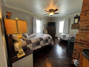 4 bedrooms, WiFi, bed sheets