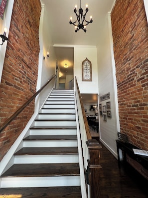 Interior - Farmhouse 1.5 Miles to Dollywood (Sevier County)