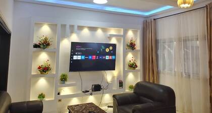 Spacious 3-bedroom apartment with WiFi, AC in marvelous Yaoundé