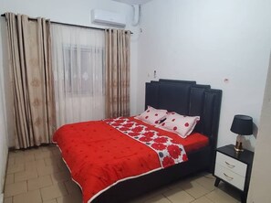 3 bedrooms, iron/ironing board, WiFi, bed sheets - Spacious 3-bedroom apartment with WiFi, AC in marvelous Yaoundé (Yaoundé)