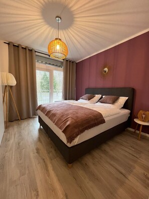 1 chambre, lit parapluie, Wi-Fi gratuit, draps fournis
