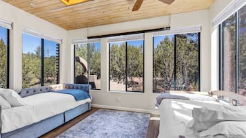 5 bedrooms, desk, iron/ironing board, travel crib