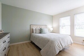 4 Schlafzimmer, Bügeleisen/Bügelbrett, WLAN, Bettwäsche