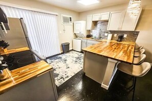 Private kitchen - Charlotte Sanctuary (Charlotte)