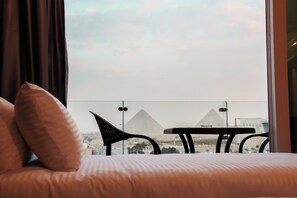 Deluxe Double or Twin Room, Balcony, Mountain View | Free WiFi - Asia Pyramids View (Giza)