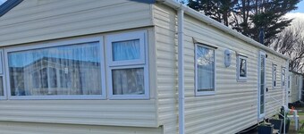 3 Bed Caravan - Sleeps 8 - Pets - Parking - Wifi