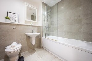 Hair dryer, towels - Waterside by Tŷ SA -Free Parking (Cardiff)