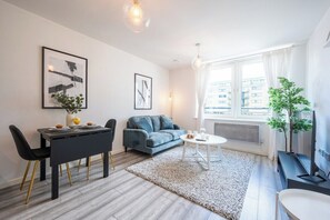 TV - Waterside by Tŷ SA -Free Parking (Cardiff)