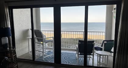 Oceanfront Oasis: 6th Floor Direct Oceanfront