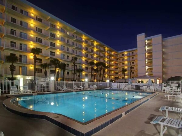 Outdoor pool, a heated pool