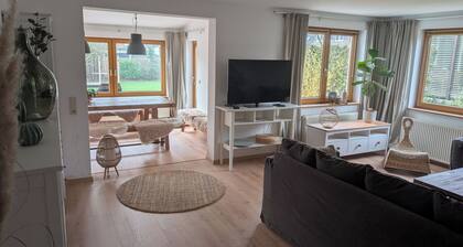 House in a quiet residential area right next to the nature reserve
