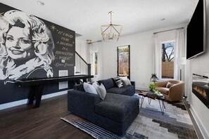 TV connectée, cheminée