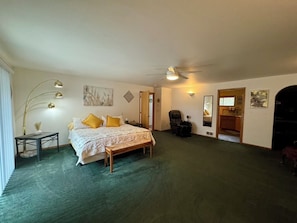 3 bedrooms, iron/ironing board, free WiFi, bed sheets - Bandon Beach Town Beauty!  Close to Old Town, Bandon Beach & Bandon Dunes Golf! (Bandon)