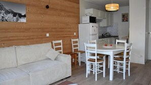 Unclassified image, 5 of 11, button - 1st floor, swimming pool, balcony, parking, tv, ski locker, 36m², Pralognan-la-Vanoise (Pralognan-la-Vanoise)