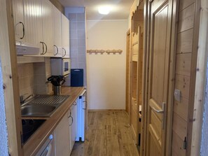 Réfrigérateur, micro-ondes, four, lave-vaisselle